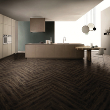 Dunkler Vinyl-Planken-Bodenbelag | MADERA | Serene